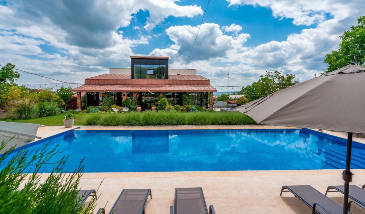 Giuaani Winery Hotel Manavi ภายนอก รูปภาพ