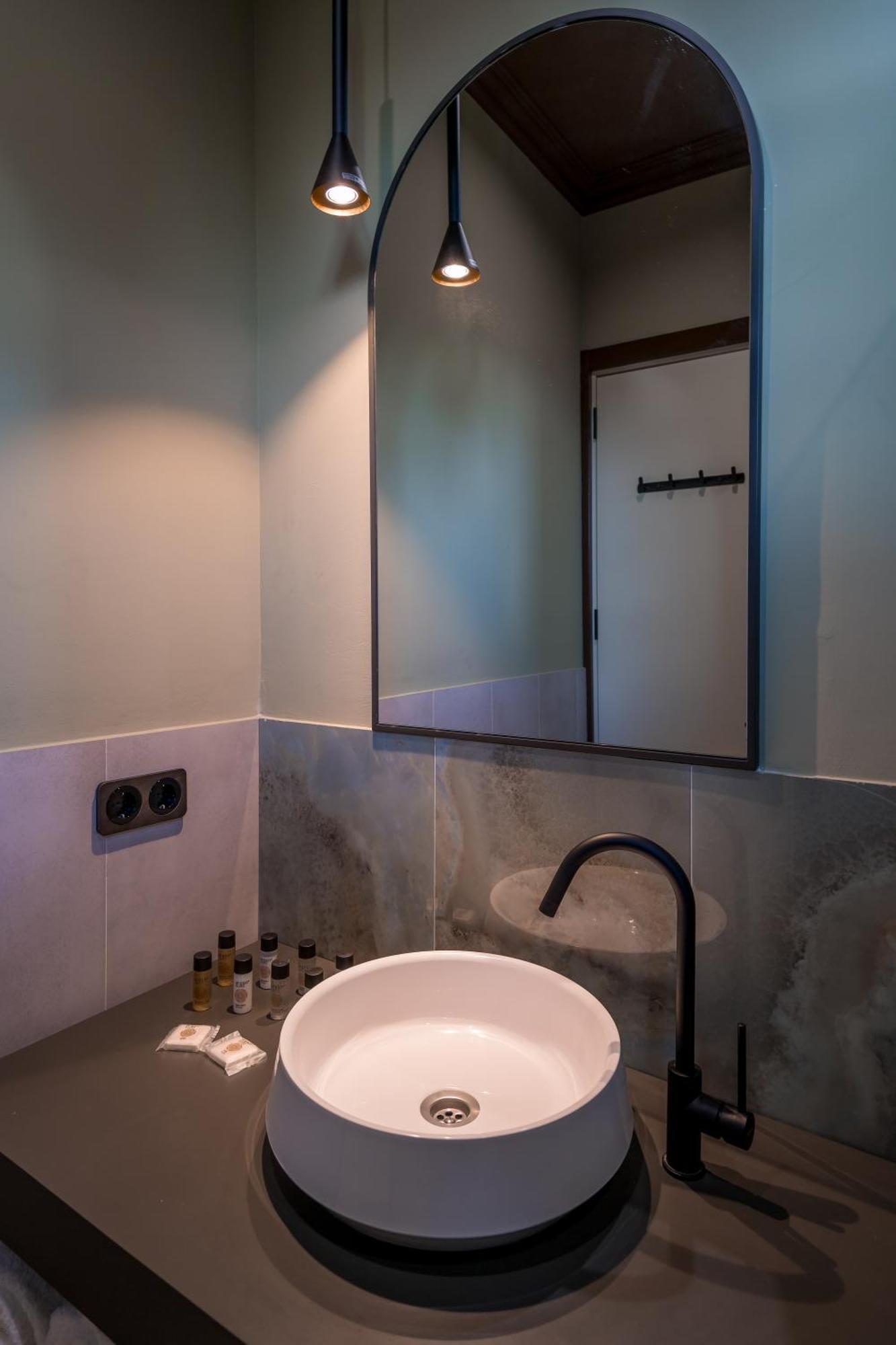 Giuaani Winery Hotel Manavi ภายนอก รูปภาพ